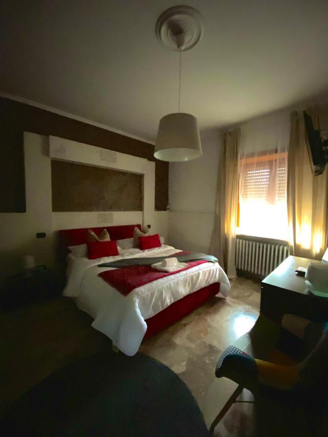 B&B Mo•Si Massa d'Albe Exterior photo